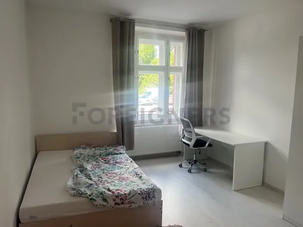 Pronájem pokoje, Hradec Králové, náměstí 5. května, 18 m2