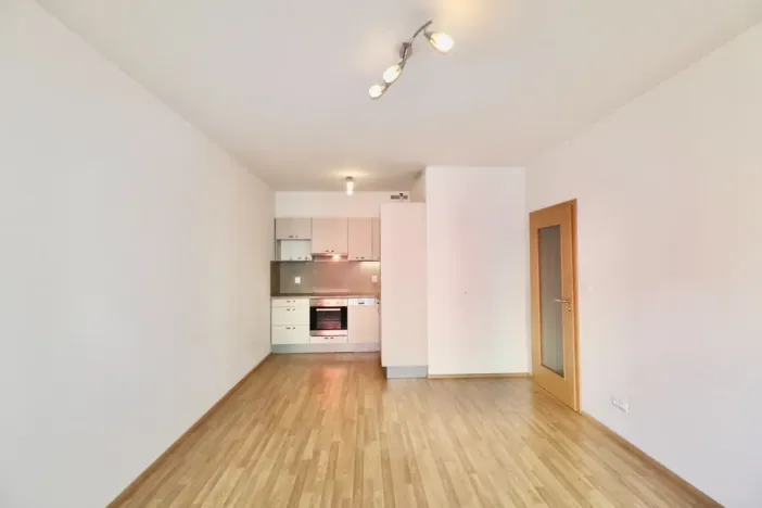 Pronájem bytu 2+kk, Praha - Nusle, Kloboučnická, 50 m2