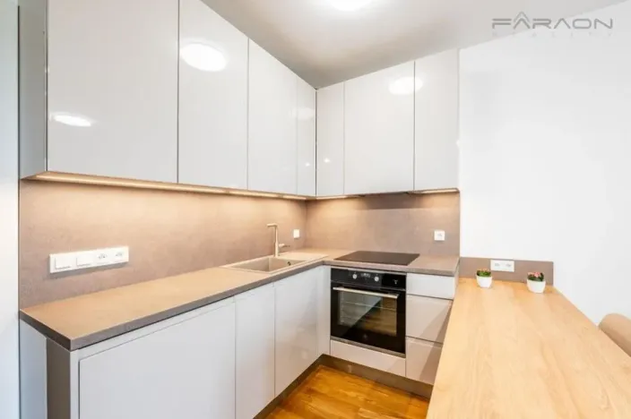 Prodej bytu 1+kk, Praha - Modřany, Mezi vodami, 31 m2