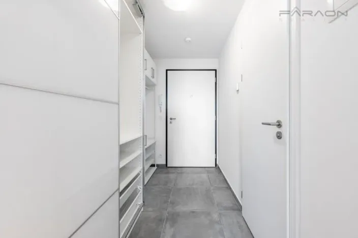Prodej bytu 1+kk, Praha - Modřany, Mezi vodami, 31 m2