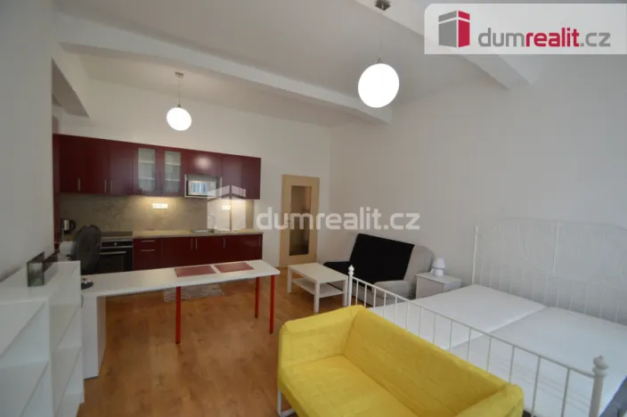 Pronájem bytu 1+kk, Praha - Nusle, Bartoškova, 38 m2
