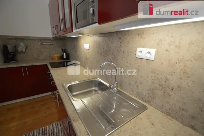 Pronájem bytu 1+kk, Praha - Nusle, Bartoškova, 38 m2