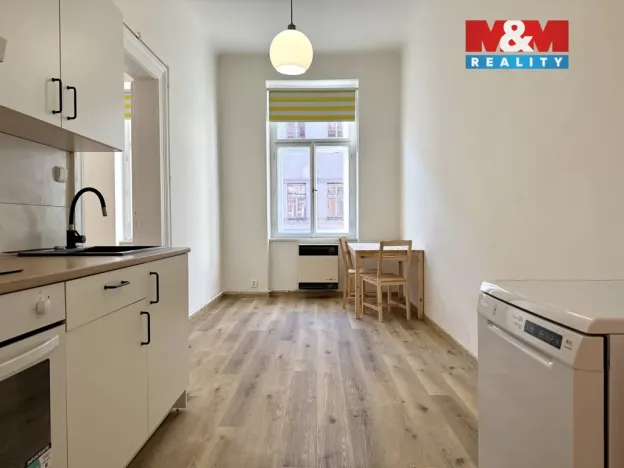 Pronájem bytu 1+1, Praha - Smíchov, Vltavská, 40 m2