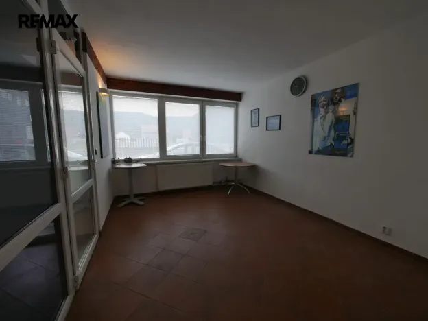 Pronájem kanceláře, Lety, Pražská, 16 m2