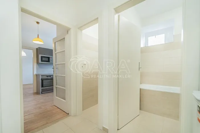 Pronájem bytu 1+1, Praha - Vršovice, Karpatská, 38 m2