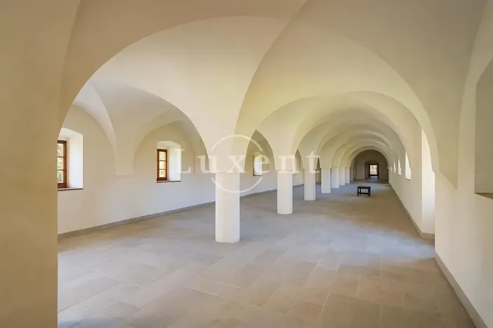 Prodej komerční nemovitosti, Vršovice, 5100 m2