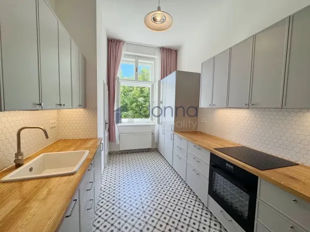 Pronájem bytu 2+1, Praha, Roháčova, 58 m2