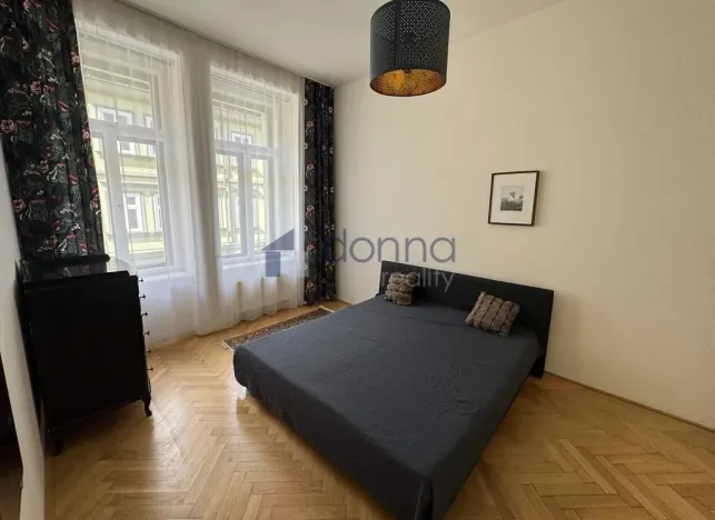 Pronájem bytu 2+1, Praha, Roháčova, 58 m2