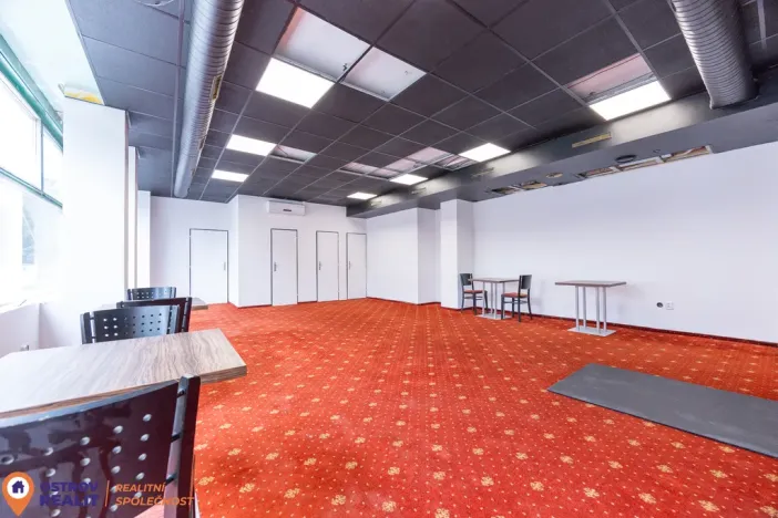 Prodej obchodního prostoru, Šumperk, Temenická, 110 m2