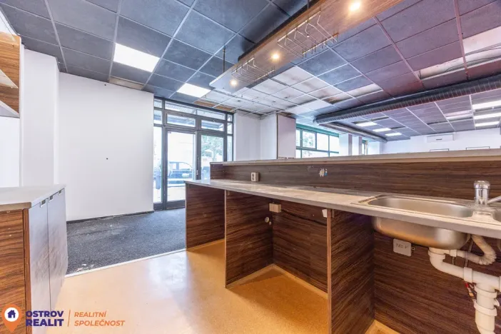 Prodej obchodního prostoru, Šumperk, Temenická, 110 m2