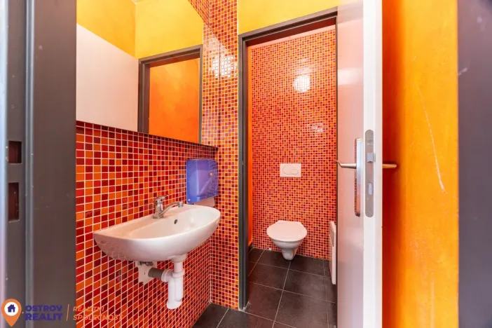 Prodej obchodního prostoru, Šumperk, Temenická, 110 m2