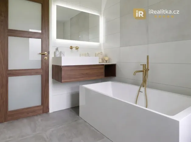 Prodej bytu 4+1, Mariánské Lázně - Úšovice, Hroznatova, 81 m2