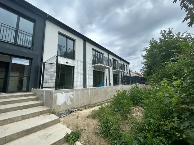 Pronájem bytu 2+kk, Milovice, Kaštanová, 49 m2
