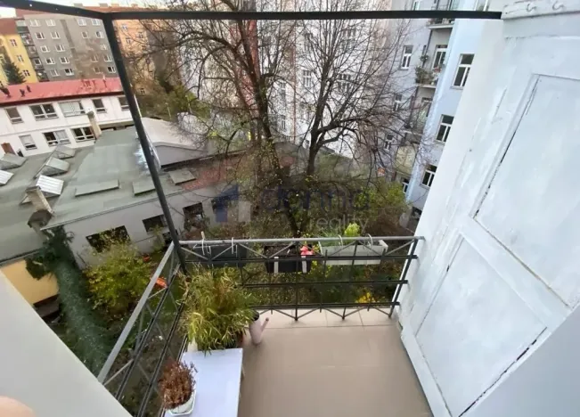 Pronájem bytu 2+kk, Praha, U Uranie, 51 m2