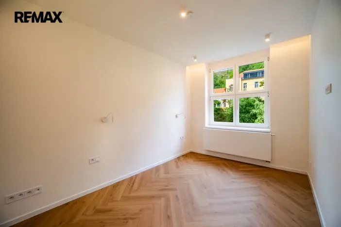 Pronájem bytu 2+kk, Praha - Braník, Branická, 39 m2