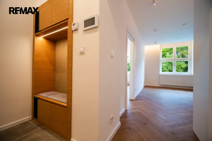 Pronájem bytu 2+kk, Praha - Braník, Branická, 39 m2