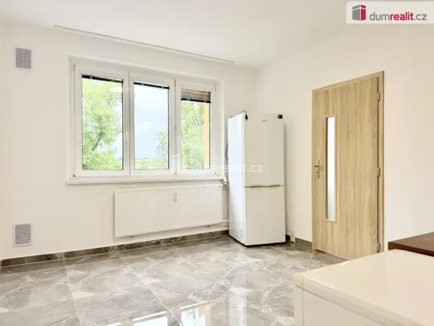 Pronájem bytu 1+1, Hroznětín, Sídliště, 38 m2