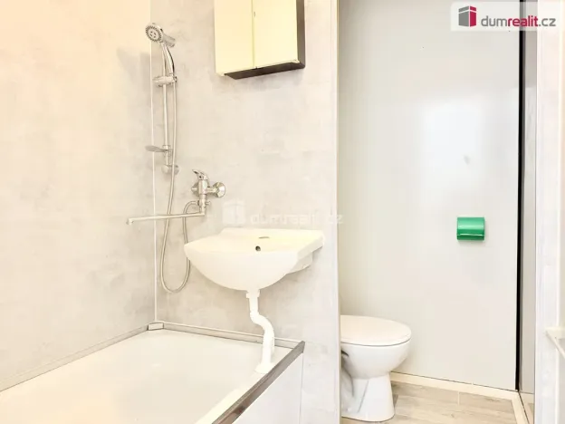 Pronájem bytu 1+1, Hroznětín, Sídliště, 38 m2