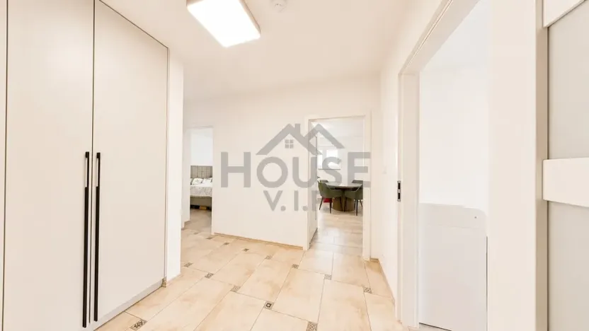 Prodej bytu 3+kk, Břežany II, 64 m2