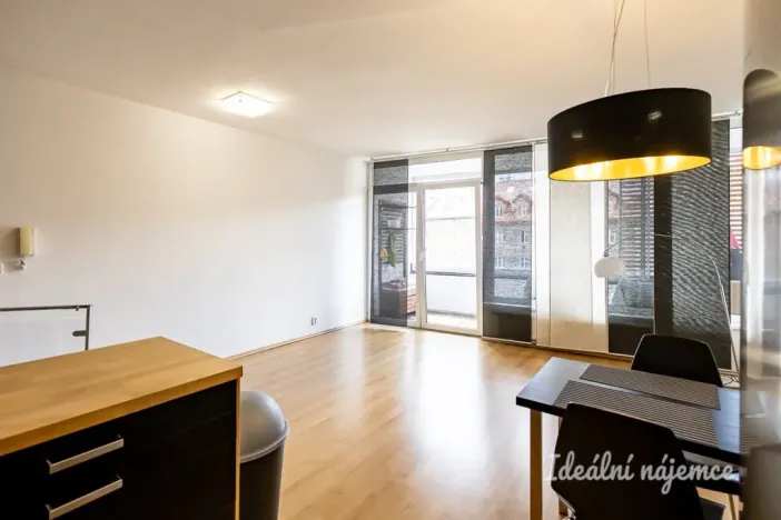 Pronájem bytu 2+kk, Praha - Vysočany, Skloněná, 58 m2