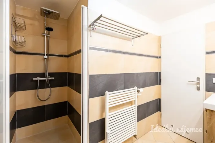 Pronájem bytu 2+kk, Praha - Vysočany, Skloněná, 58 m2