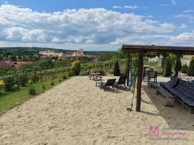 Prodej rodinného domu, Valtice, Lipová, 252 m2