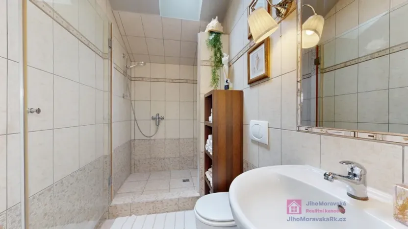 Prodej rodinného domu, Valtice, Lipová, 252 m2