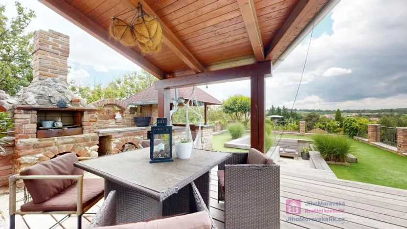 Prodej rodinného domu, Valtice, Lipová, 252 m2