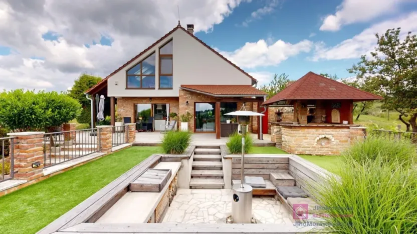 Prodej rodinného domu, Valtice, Lipová, 252 m2