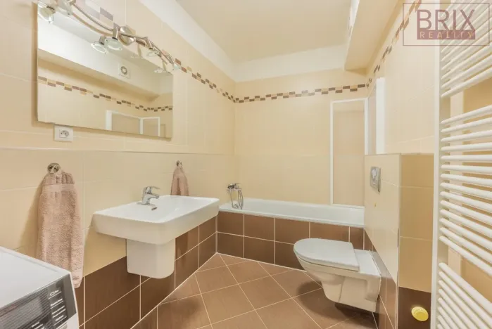 Pronájem bytu 2+kk, Praha, Svitákova, 54 m2