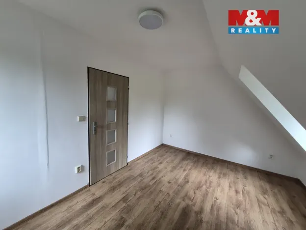 Pronájem bytu 2+1, Nový Bor, Husova, 78 m2