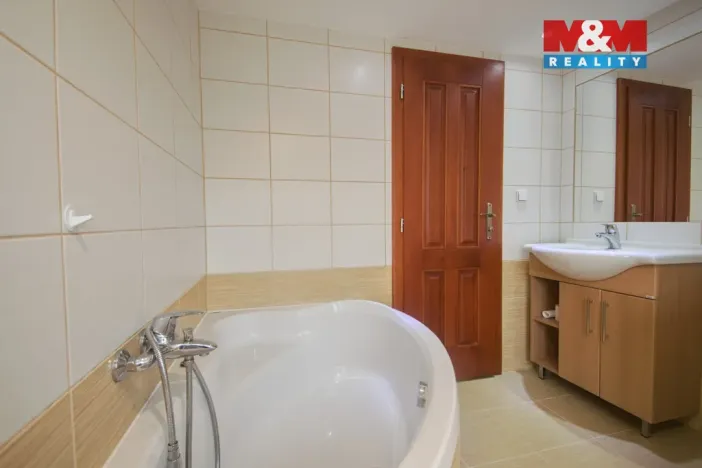 Prodej obchodního prostoru, Příbor, Místecká, 308 m2