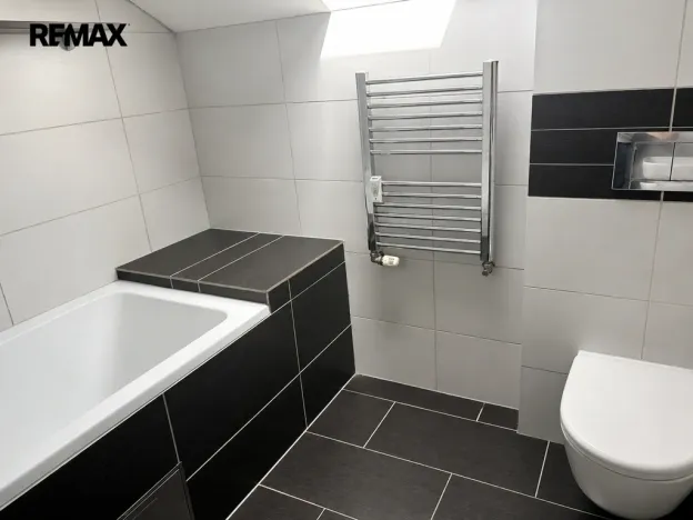 Prodej bytu 2+1, Karlovy Vary - Stará Role, Nerudova, 53 m2