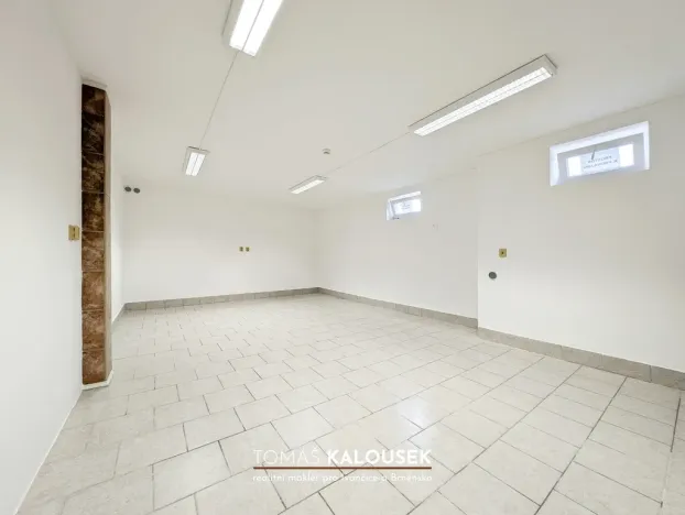 Pronájem kanceláře, Ivančice, Chřestová, 41 m2