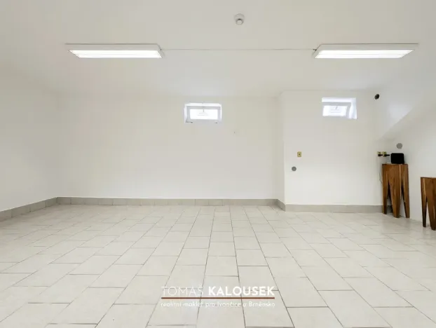 Pronájem kanceláře, Ivančice, Chřestová, 41 m2