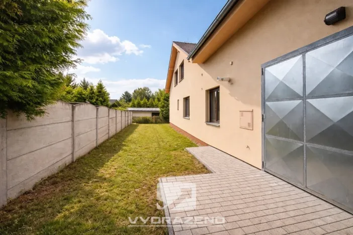 Prodej rodinného domu, Roztoky, 410 m2