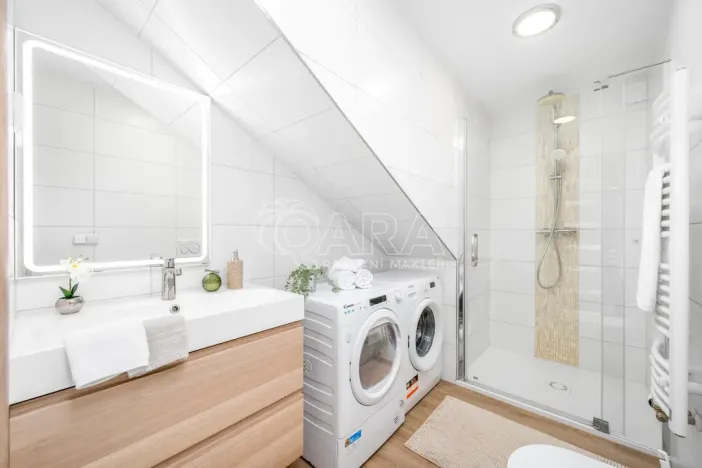 Pronájem bytu 1+kk, Praha - Hlubočepy, Pod Žvahovem, 47 m2