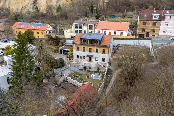 Pronájem bytu 1+kk, Praha - Hlubočepy, Pod Žvahovem, 47 m2
