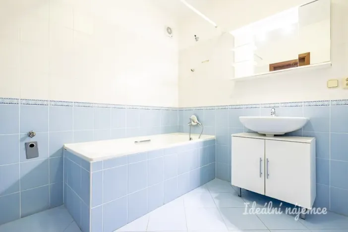 Pronájem bytu 2+kk, Praha - Bohnice, Ústavní, 55 m2