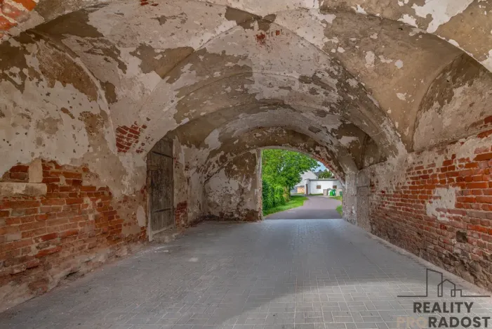 Prodej historického objektu, Tasovice, 1100 m2