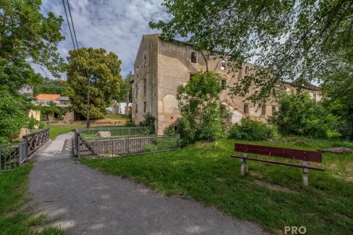 Prodej historického objektu, Tasovice, 1100 m2
