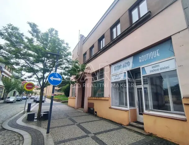 Prodej komerční nemovitosti, Nová Paka, Komenského, 675 m2