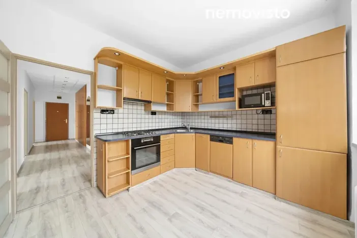 Prodej bytu 3+1, Ostrava, Mojmírovců, 72 m2