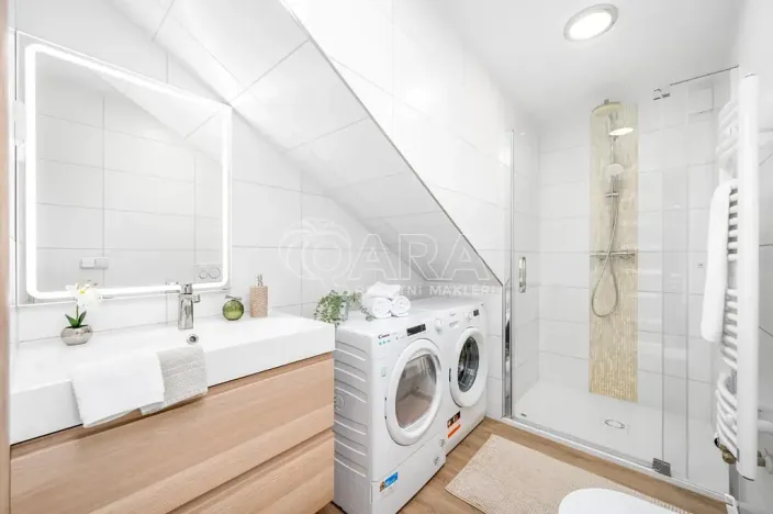 Pronájem bytu 1+kk, Praha - Hlubočepy, Pod Žvahovem, 47 m2