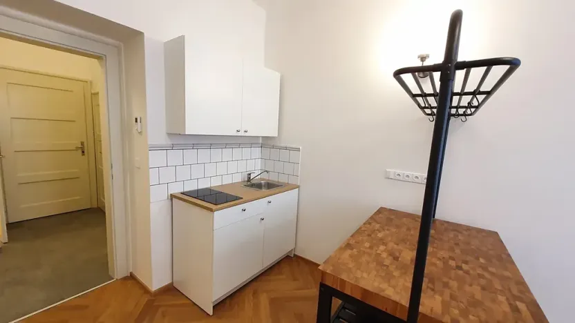 Pronájem bytu 1+kk, Praha - Vinohrady, Slezská, 26 m2