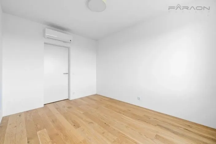 Pronájem bytu 3+kk, Praha - Karlín, Sokolova, 86 m2
