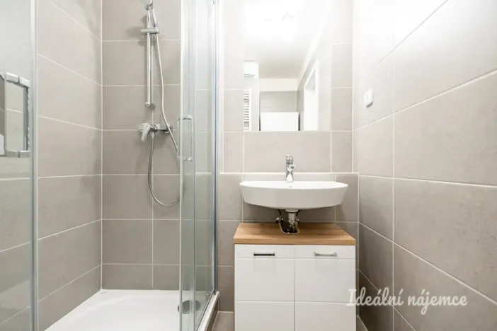 Pronájem bytu 1+kk, Praha - Prosek, Čakovická, 27 m2