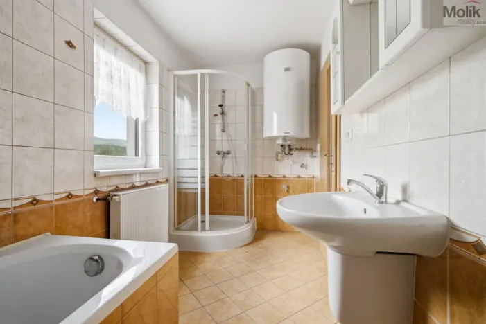 Prodej rodinného domu, Dubí - Drahůnky, B. Němcové, 210 m2