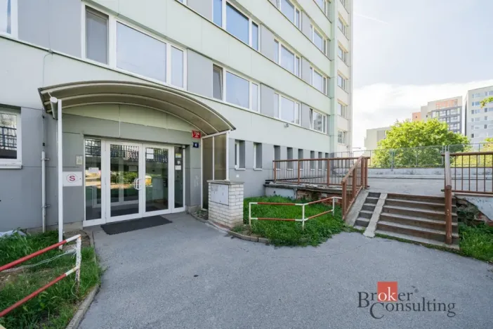 Prodej bytu 1+kk, Praha - Háje, Bajkonurská, 27 m2