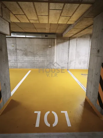 Pronájem garáže, Praha - Strašnice, Na palouku, 12 m2